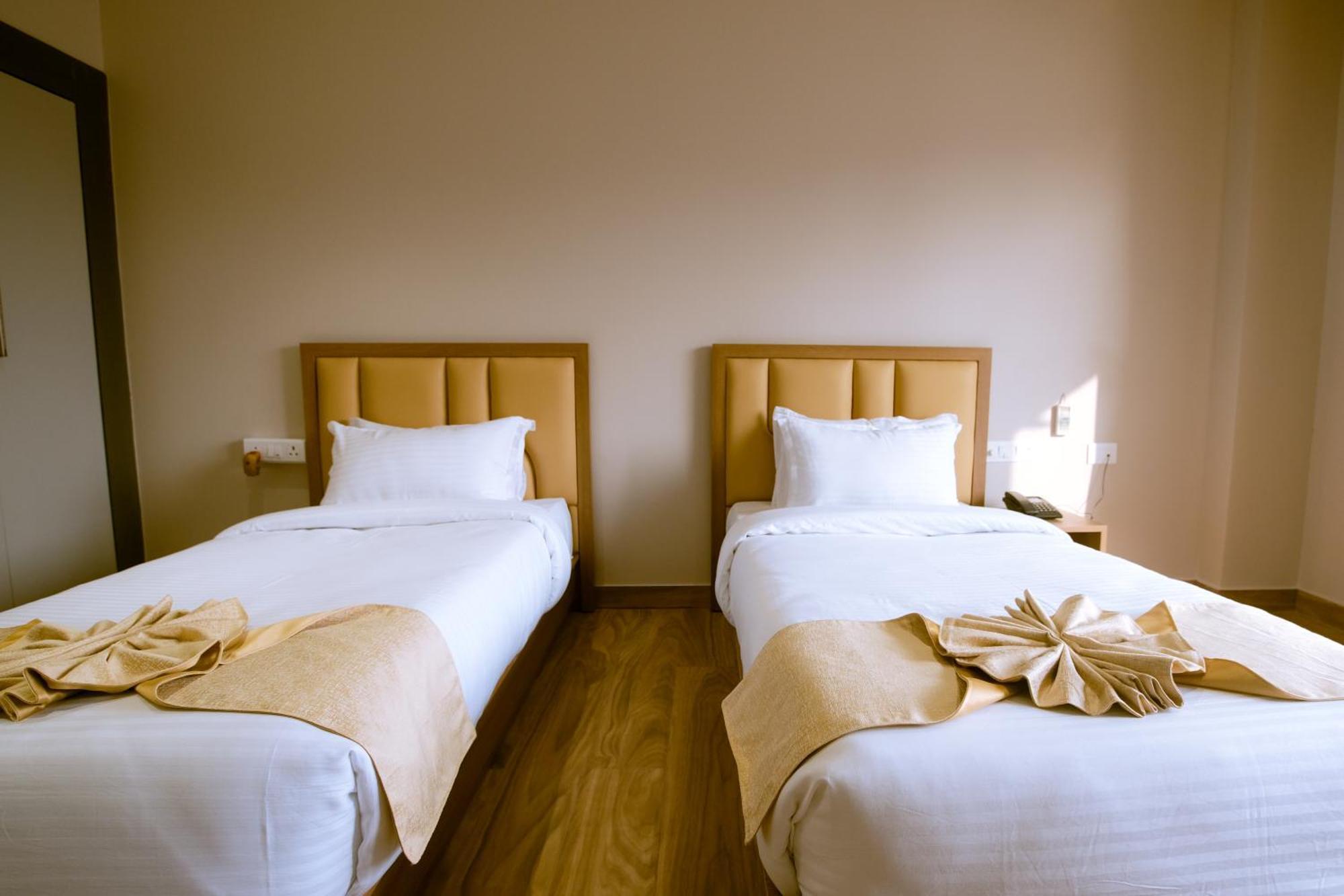 Finn'S Weaver Resort, Kāziranga Zewnętrze zdjęcie