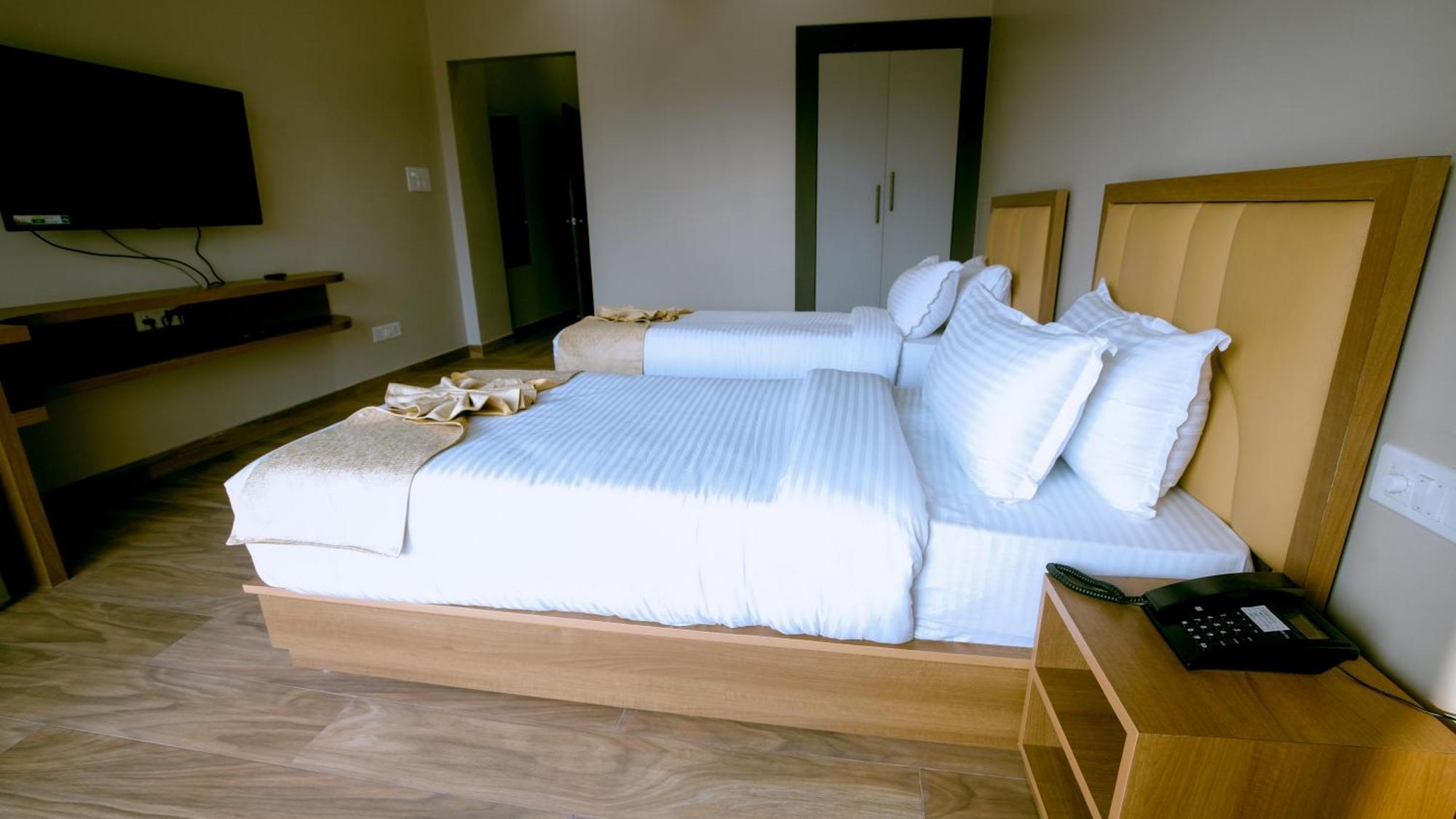 Finn'S Weaver Resort, Kāziranga Zewnętrze zdjęcie