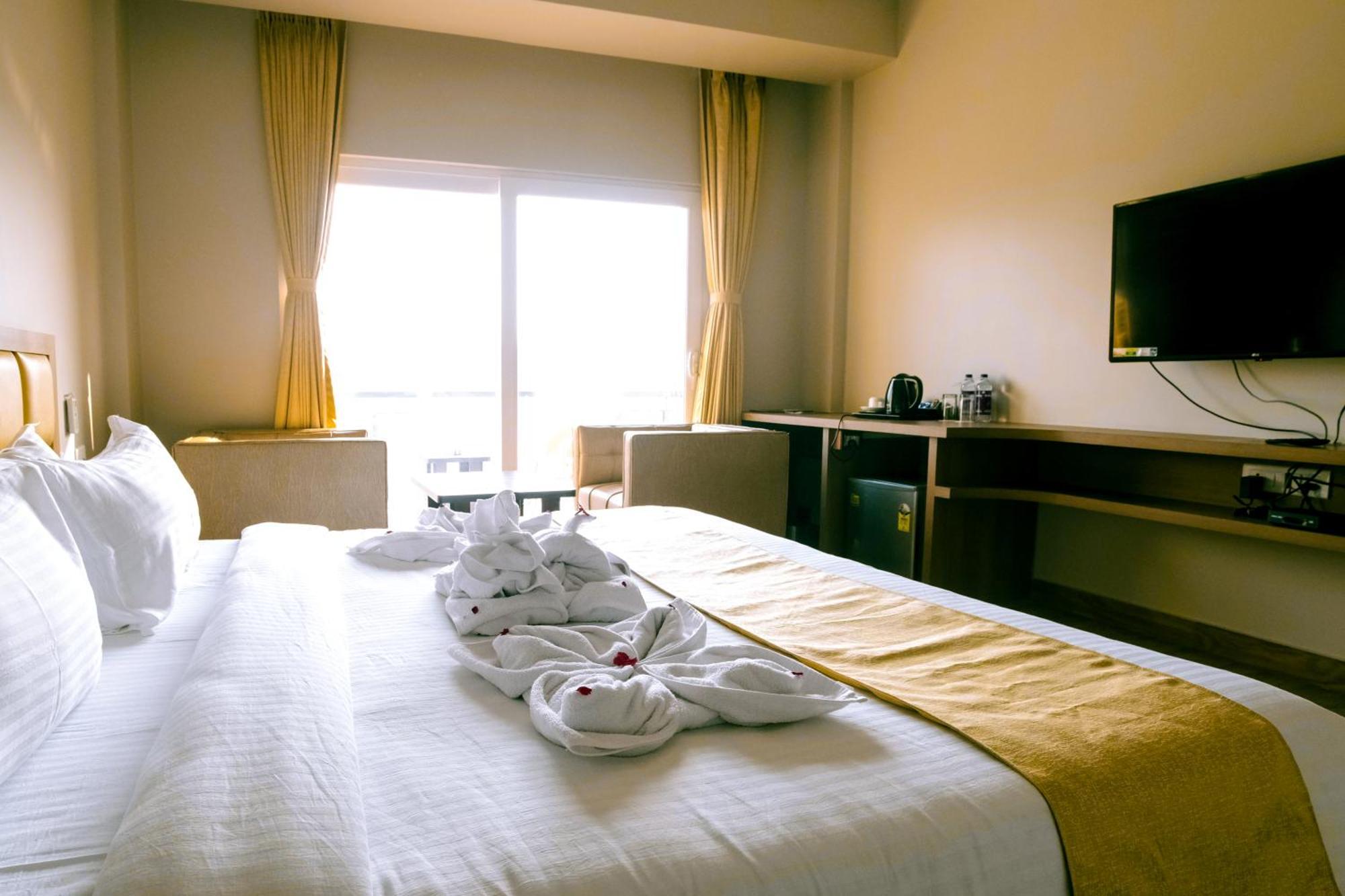 Finn'S Weaver Resort, Kāziranga Zewnętrze zdjęcie