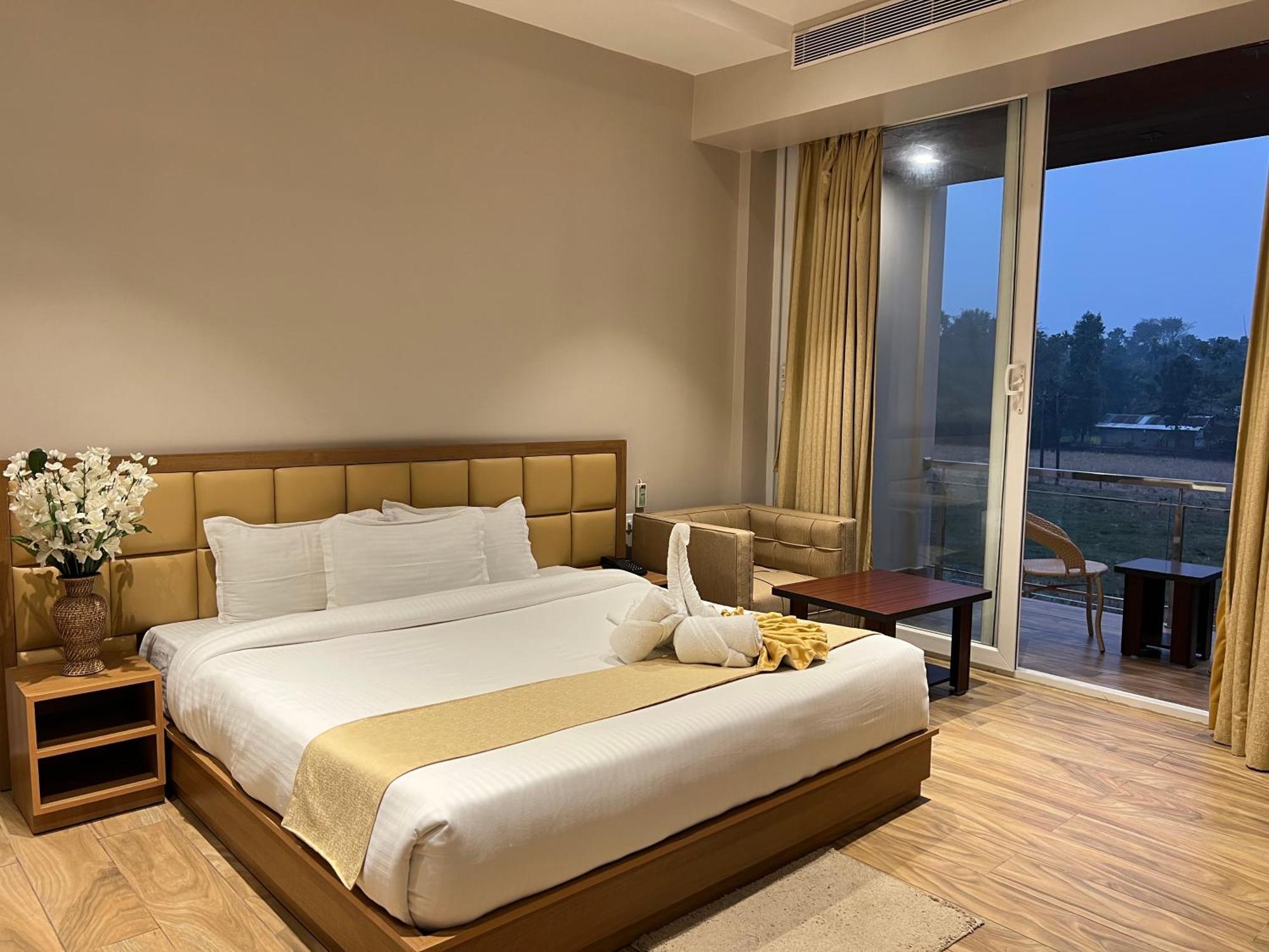 Finn'S Weaver Resort, Kāziranga Zewnętrze zdjęcie
