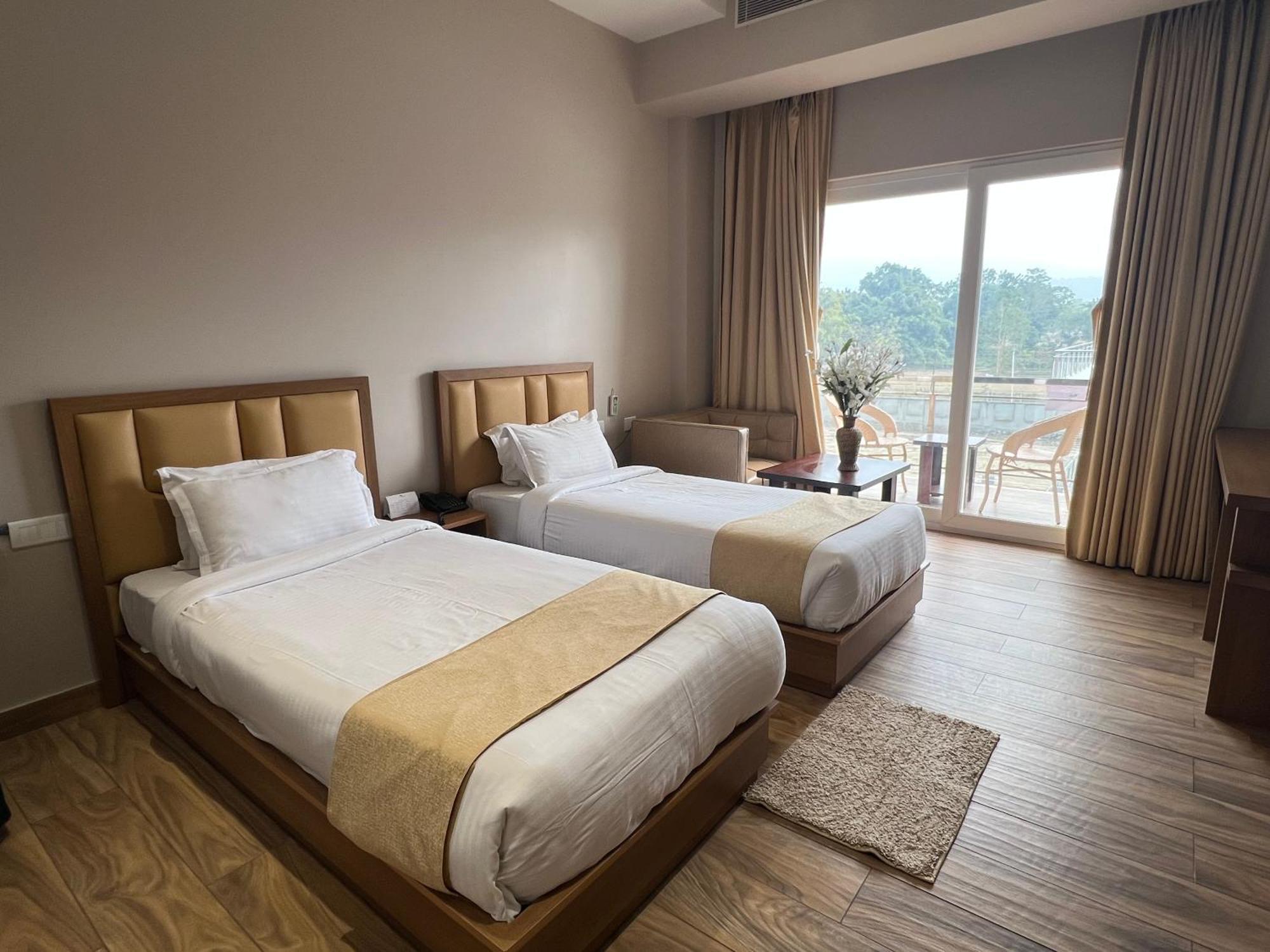 Finn'S Weaver Resort, Kāziranga Zewnętrze zdjęcie