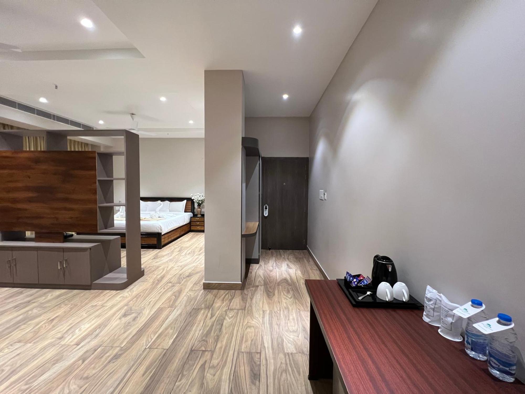 Finn'S Weaver Resort, Kāziranga Zewnętrze zdjęcie