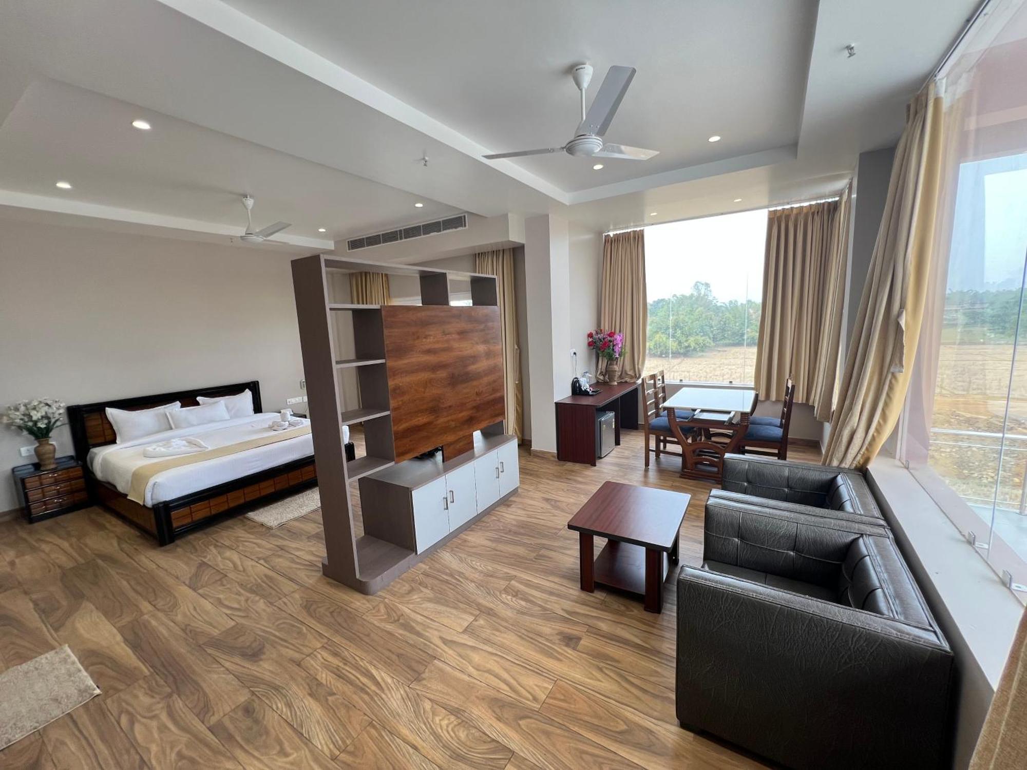 Finn'S Weaver Resort, Kāziranga Zewnętrze zdjęcie