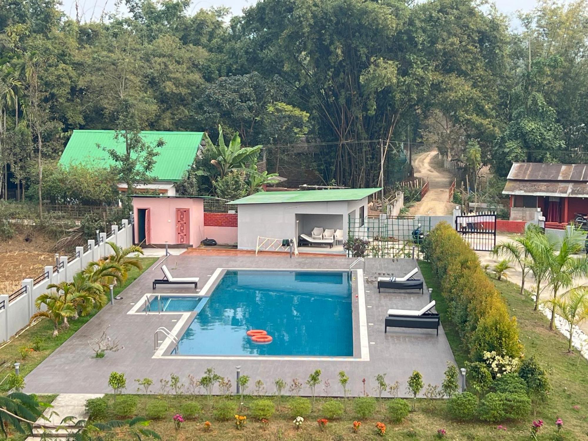 Finn'S Weaver Resort, Kāziranga Zewnętrze zdjęcie